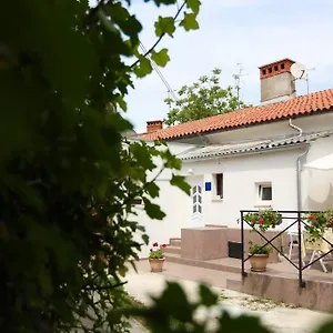 Apartment Charming In Town Center